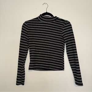 Heart Hips | Black and White Striped Turtleneck Long Sleeve